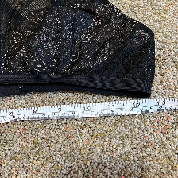 VS VERY SEXY BRALETTE BLACK LACE CUTOUT Size cutoff ( Size 34B ) - Picture 14 of 15